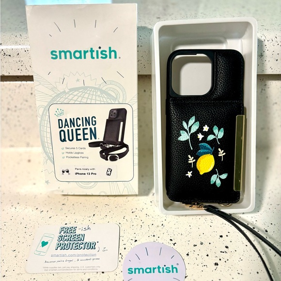 Smartish “Dancing Queen” wristlet for iPhone 13 Pro - Picture 2 of 8